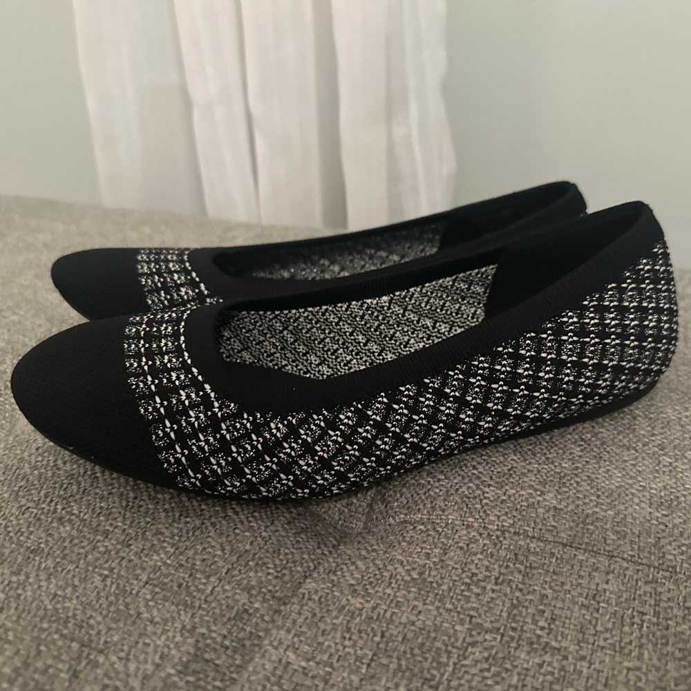 Women’s Croft & Barrow Sonya Flats Black and White Size 9.5 NWOB